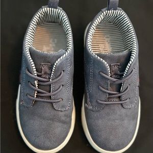 OahKosh Putney Blue Slip On Shoes Size 8 toddler boys